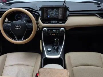 2024 Toyota RAV4 с пробегом 14 997 км