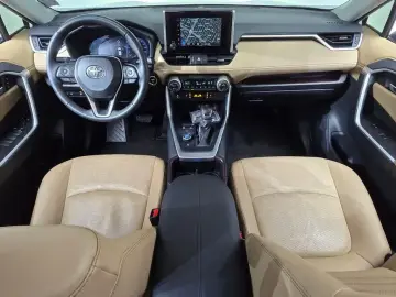 2024 Toyota RAV4 с пробегом 31 477 км