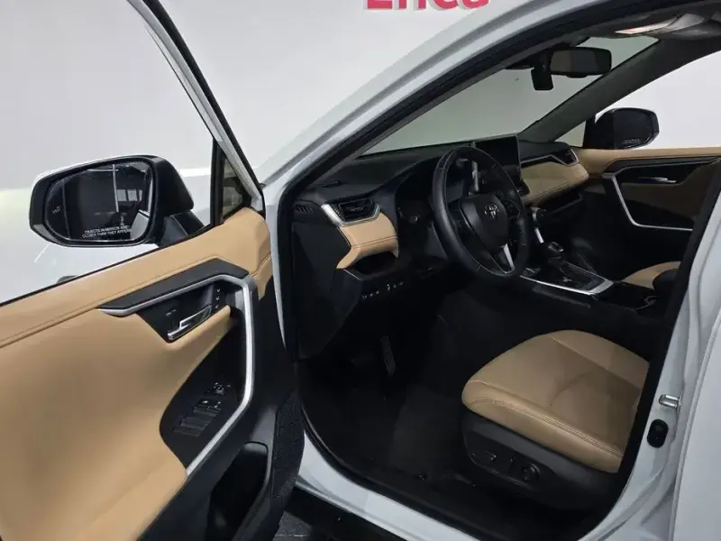 2024 Toyota RAV4 с пробегом 31 477 км