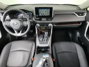 2024 Toyota RAV4 с пробегом 17 797 км