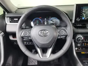 2024 Toyota RAV4 с пробегом 17 797 км