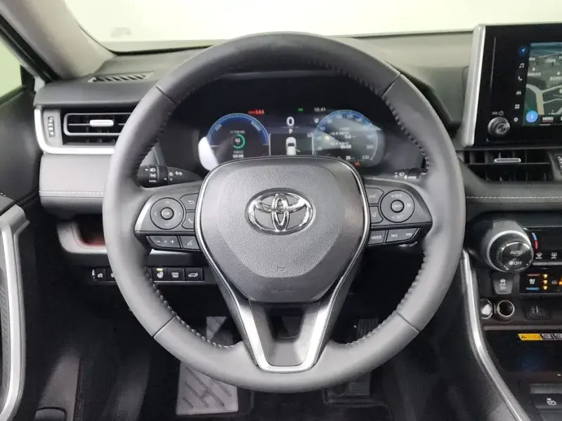 2024 Toyota RAV4 с пробегом 17 797 км