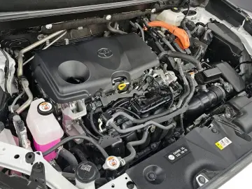 2024 Toyota RAV4 с пробегом 43 074 км