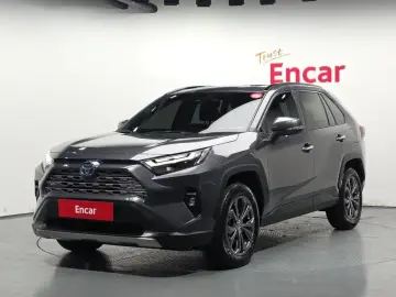 2024 Toyota RAV4 с пробегом 11 991 км