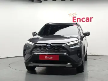 2024 Toyota RAV4 с пробегом 11 991 км