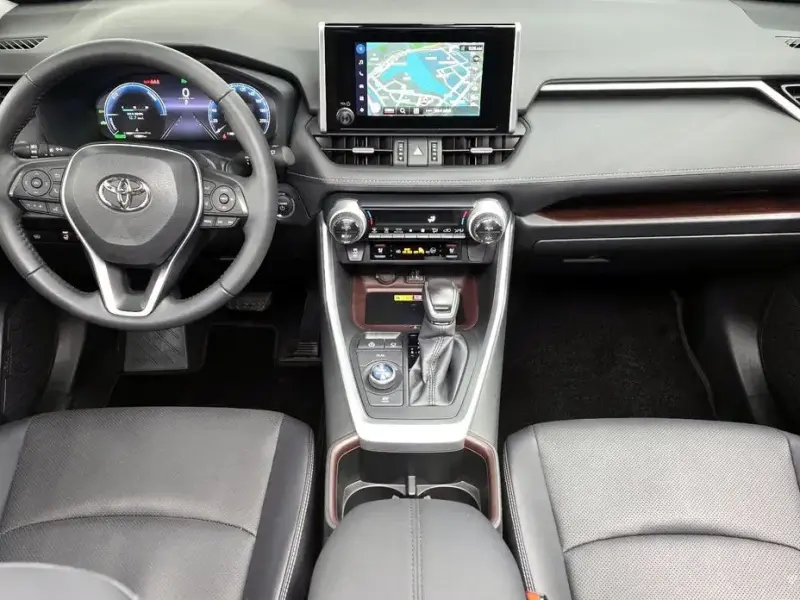 2024 Toyota RAV4 с пробегом 11 991 км