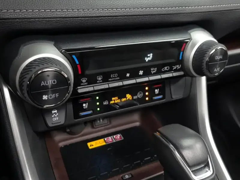 2024 Toyota RAV4 с пробегом 11 991 км