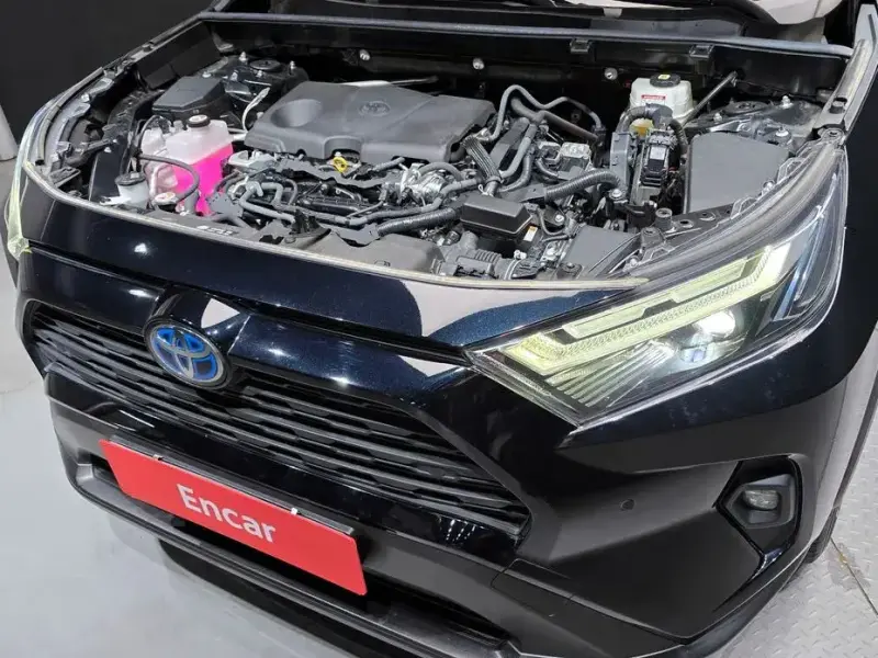 2023 Toyota RAV4 с пробегом 31 351 км