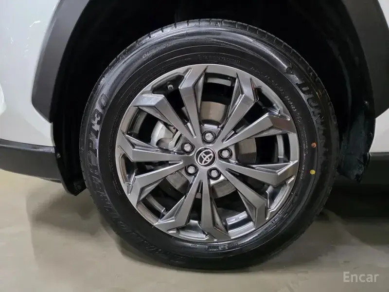 2024 Toyota RAV4 с пробегом 13 169 км