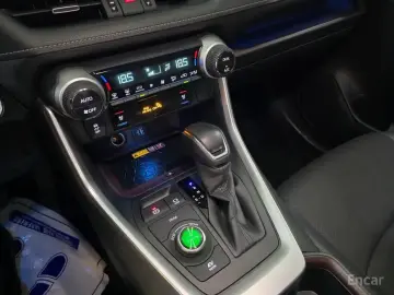 2024 Toyota RAV4 с пробегом 13 169 км