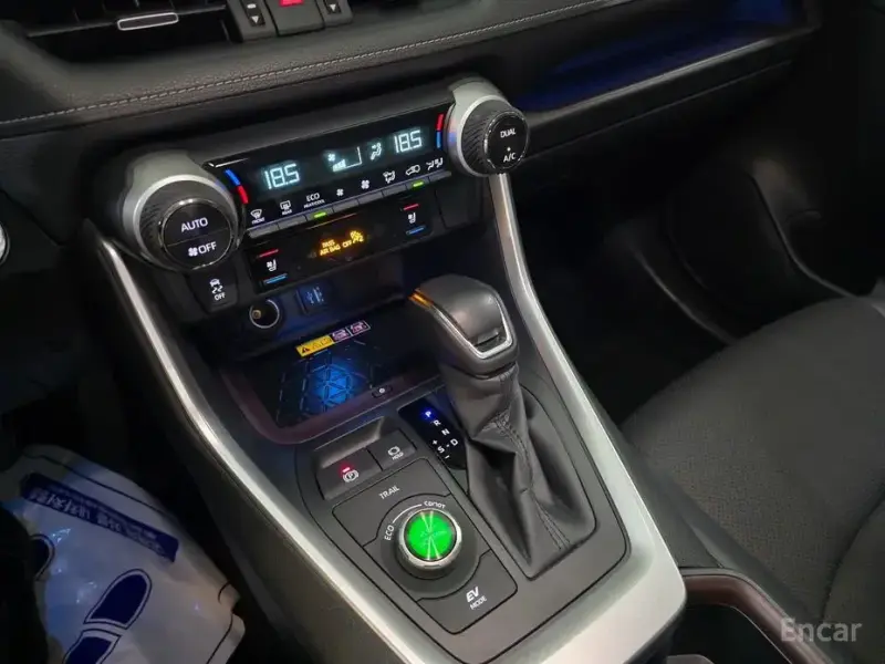2024 Toyota RAV4 с пробегом 13 169 км