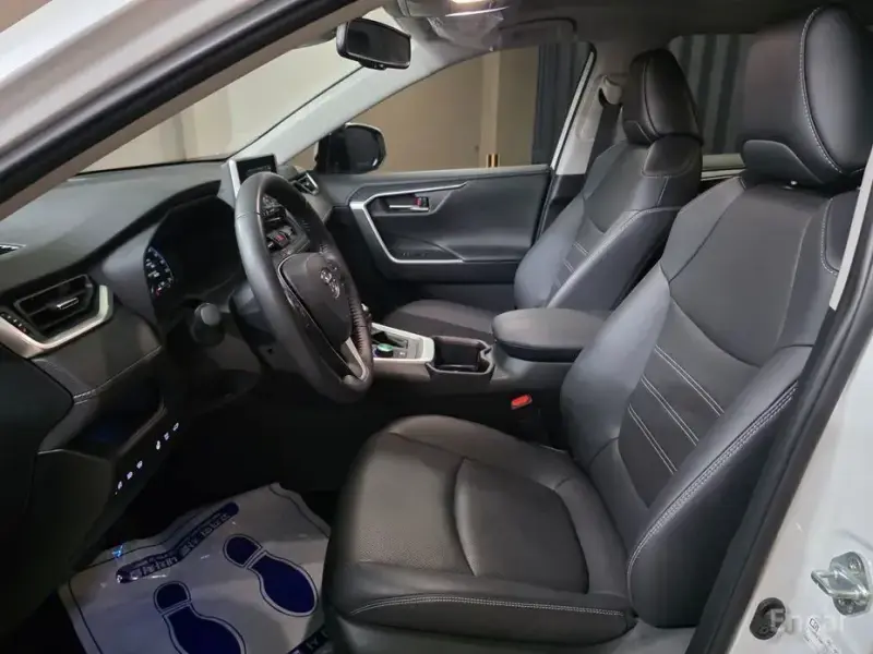 2024 Toyota RAV4 с пробегом 13 169 км