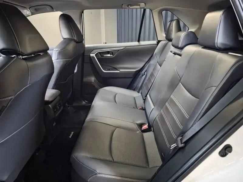2024 Toyota RAV4 с пробегом 13 169 км