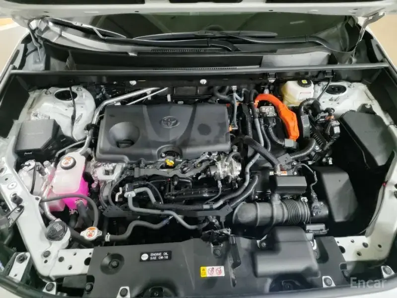 2024 Toyota RAV4 с пробегом 8 634 км