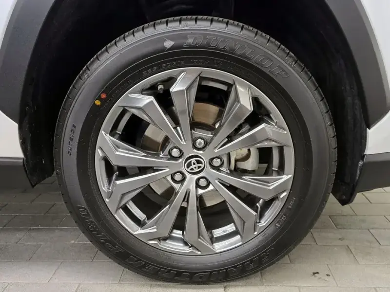 2024 Toyota RAV4 с пробегом 8 426 км