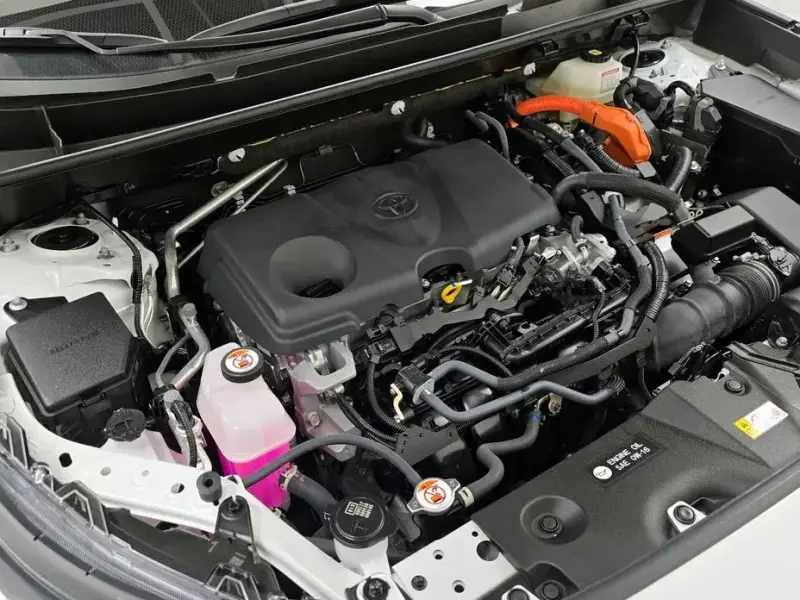 2024 Toyota RAV4 с пробегом 8 426 км
