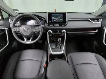 2024 Toyota RAV4 с пробегом 8 426 км