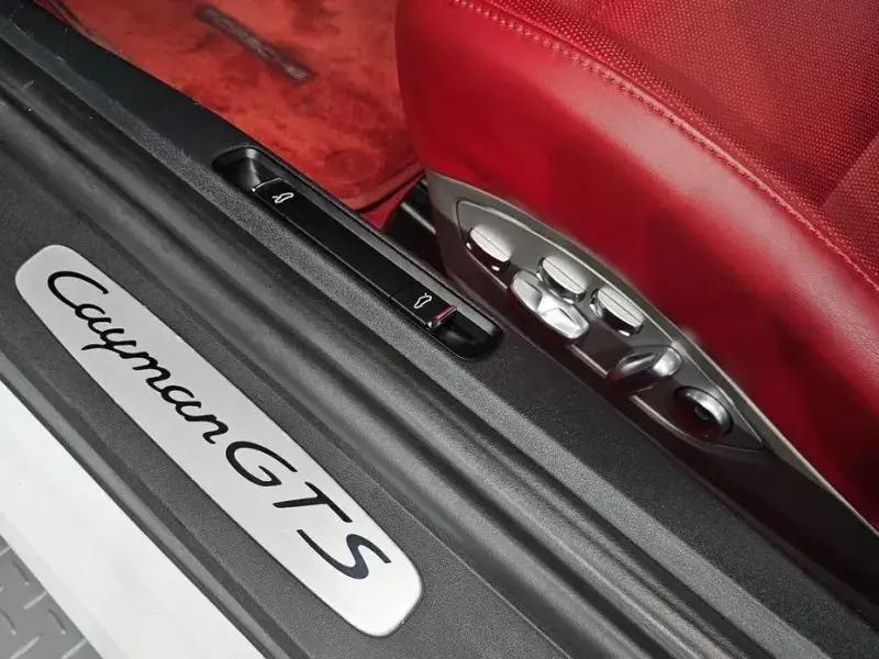 2021 Porsche Cayman с пробегом 30 106 км