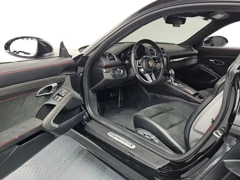 2023 Porsche Cayman с пробегом 18 406 км