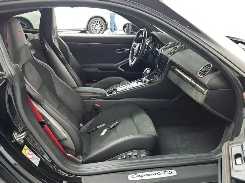2023 Porsche Cayman с пробегом 18 406 км