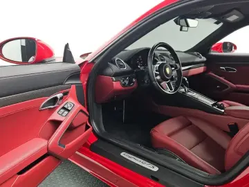 2023 Porsche Cayman с пробегом 21 298 км