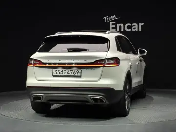 2020 Lincoln Nautilus с пробегом 77 858 км
