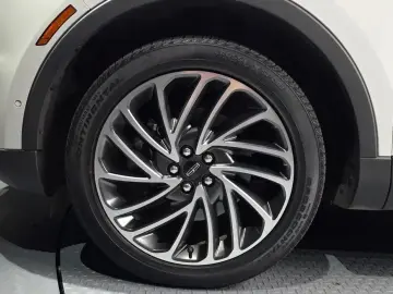 2020 Lincoln Nautilus с пробегом 77 858 км