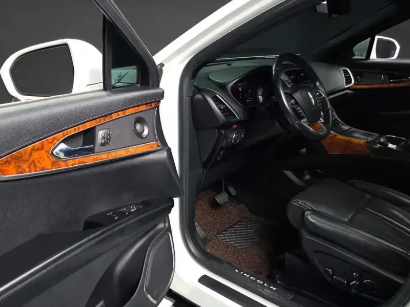 2020 Lincoln Nautilus с пробегом 77 858 км