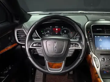 2020 Lincoln Nautilus с пробегом 77 858 км