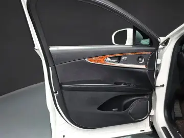 2020 Lincoln Nautilus с пробегом 77 858 км