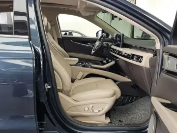 2022 Lincoln Nautilus с пробегом 23 847 км