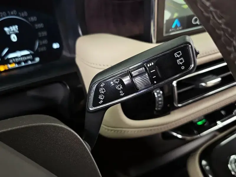 2022 Lincoln Nautilus с пробегом 23 847 км