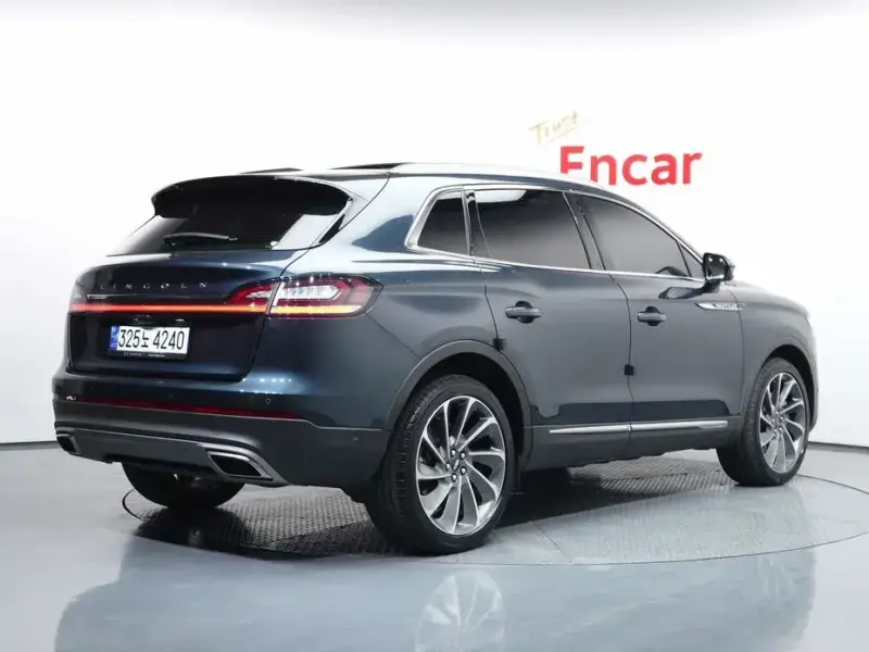 2022 Lincoln Nautilus с пробегом 107 336 км