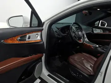 2020 Lincoln Nautilus с пробегом 88 490 км