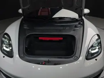 2024 Porsche Boxster с пробегом 12 628 км