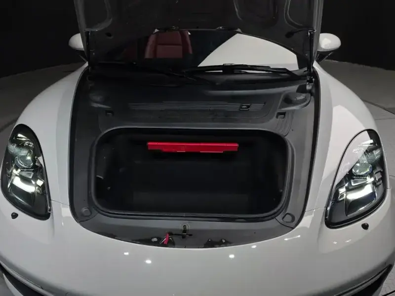 2024 Porsche Boxster с пробегом 12 628 км