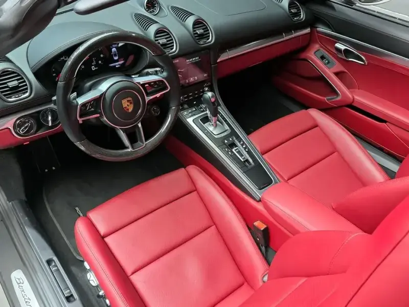 2024 Porsche Boxster с пробегом 12 628 км