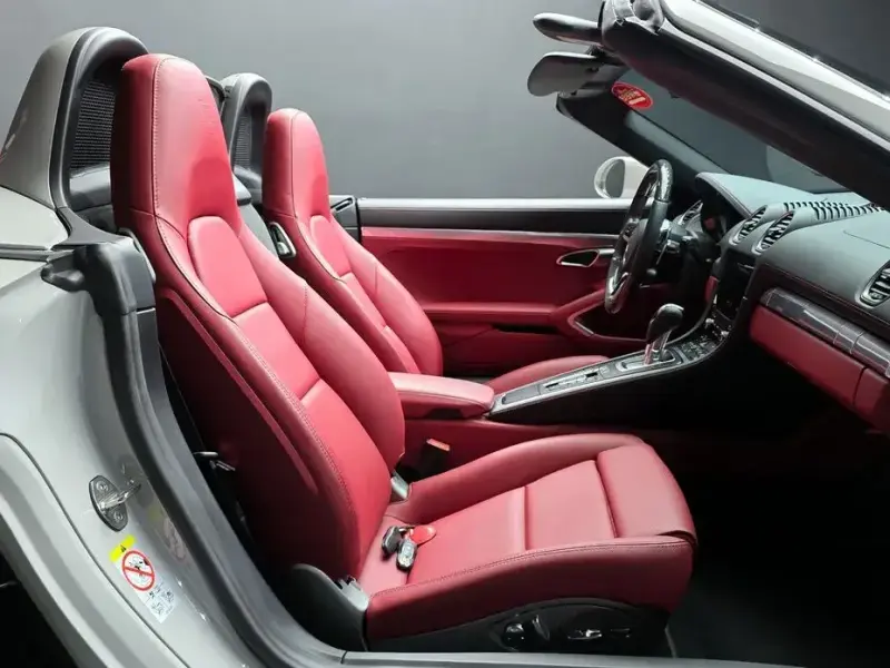2024 Porsche Boxster с пробегом 12 628 км