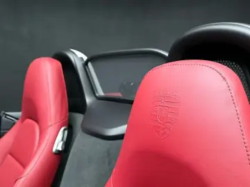 2024 Porsche Boxster с пробегом 12 628 км