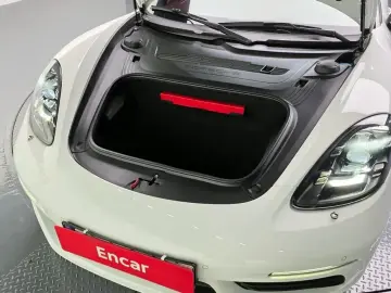 2020 Porsche Boxster с пробегом 14 847 км