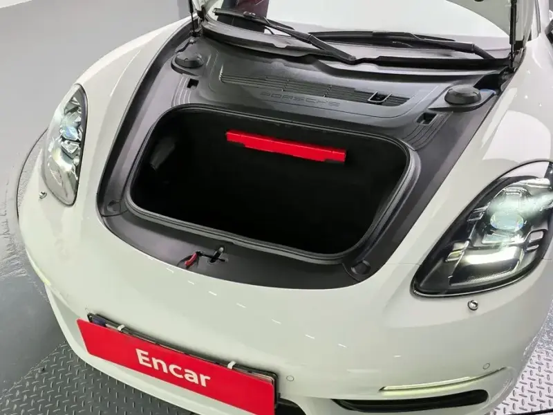 2020 Porsche Boxster с пробегом 14 847 км