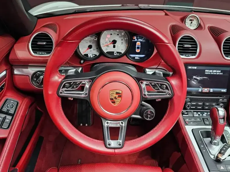 2022 Porsche Boxster с пробегом 16 201 км