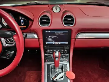 2022 Porsche Boxster с пробегом 16 201 км