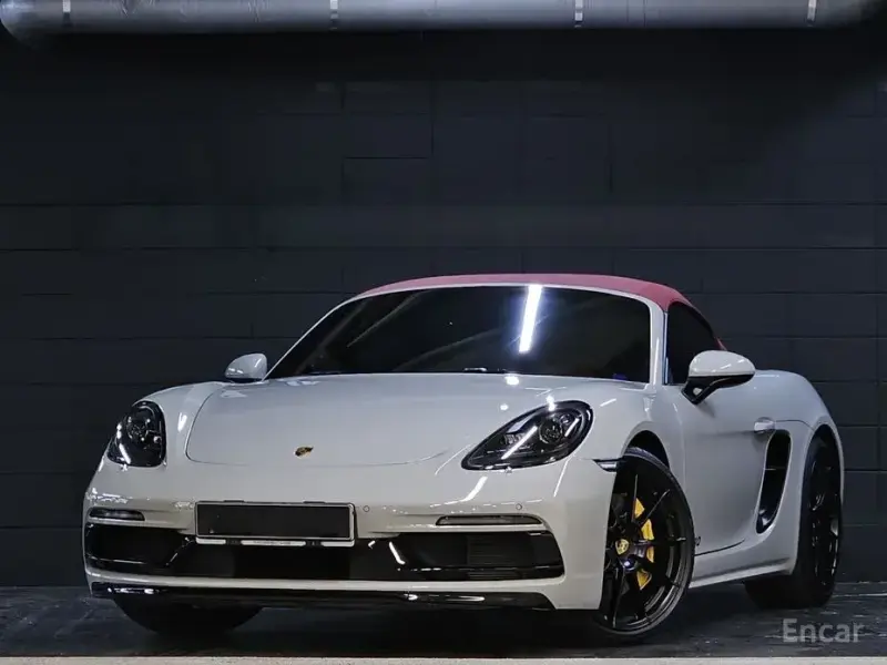 2023 Porsche Boxster с пробегом 12 800 км