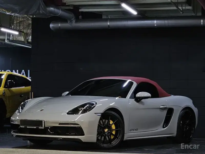 2023 Porsche Boxster с пробегом 12 800 км