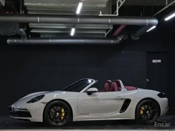 2023 Porsche Boxster с пробегом 12 800 км