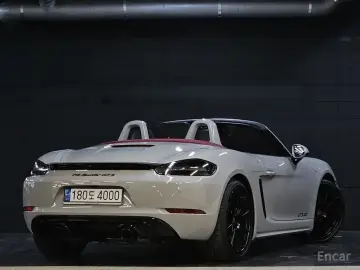 2023 Porsche Boxster с пробегом 12 800 км