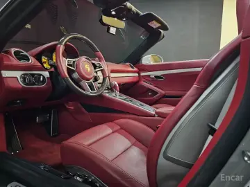 2023 Porsche Boxster с пробегом 12 800 км