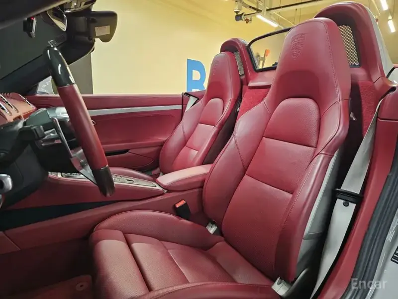 2023 Porsche Boxster с пробегом 12 800 км
