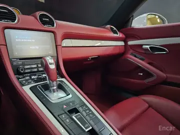 2023 Porsche Boxster с пробегом 12 800 км